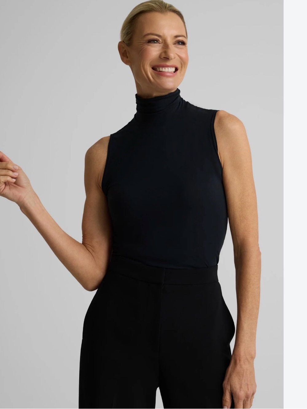 ST JOHN CAVIAR TurtleNeck Sleveeless top